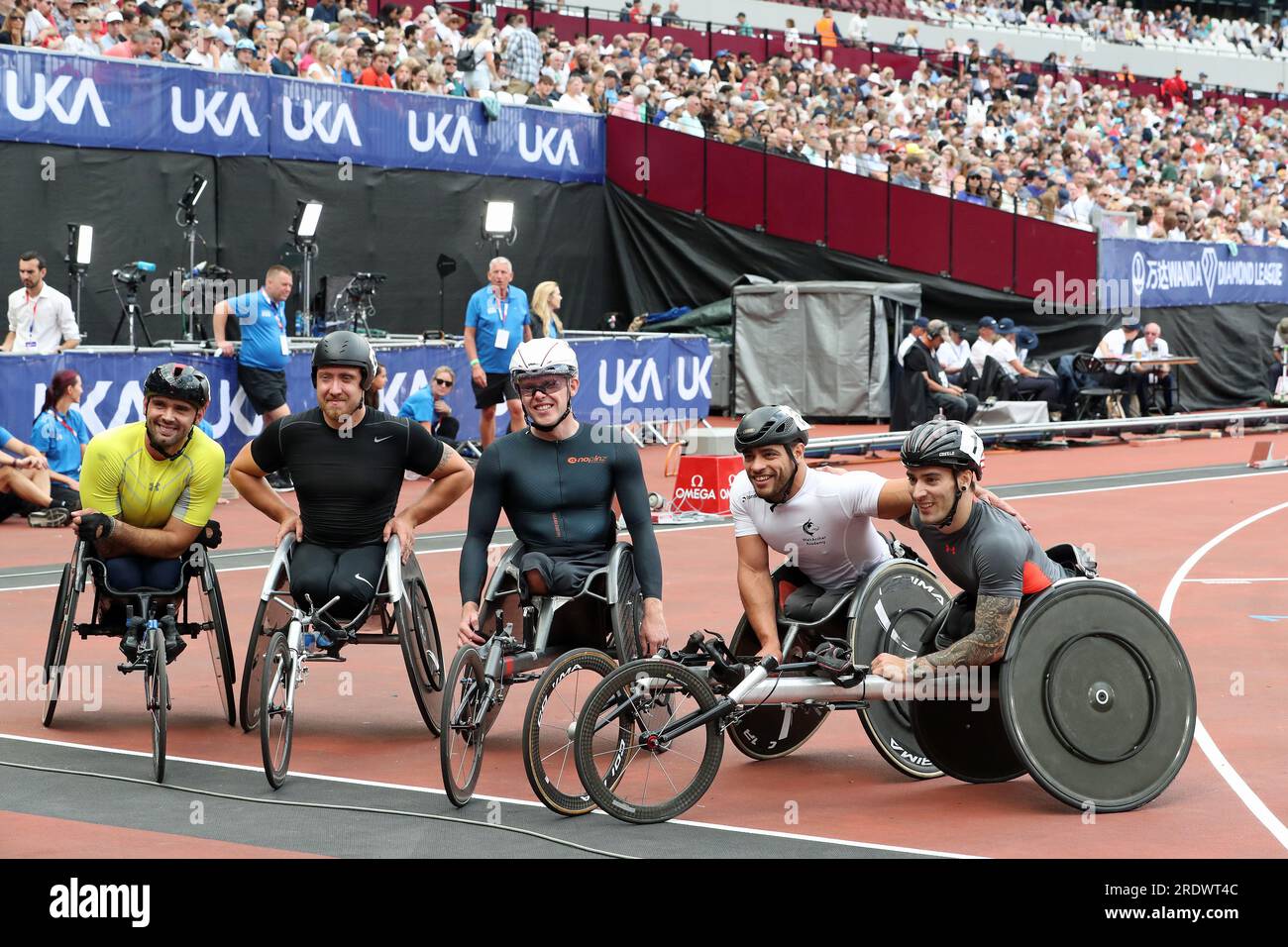 I piloti in sedia a rotelle dopo la gara di 1500 m nella Wanda Diamond League allo Stadio di Londra Foto Stock