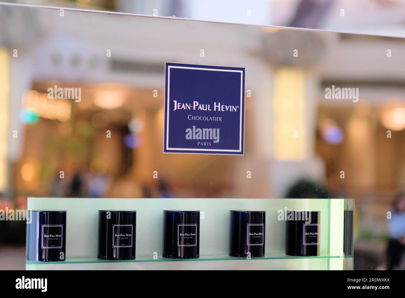 Jean-Paul Hévin Chocolatier, negozio di dessert al Taipei 101, a Taipei, Taiwan; boutique gourmet di lusso di cioccolato francese con sede a Parigi. Foto Stock