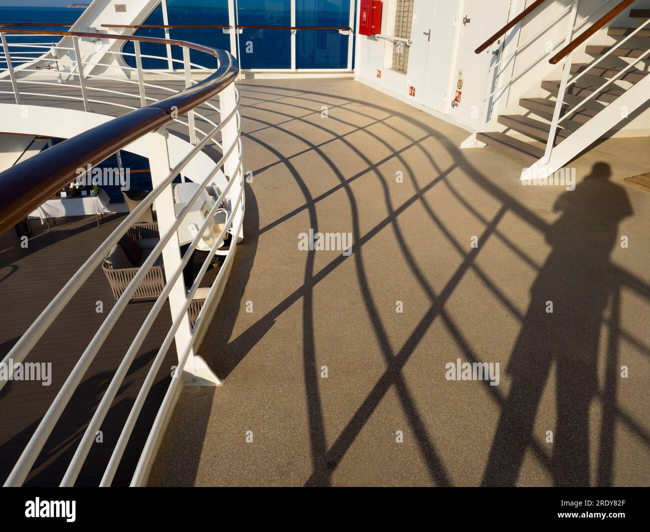 I ponti di osservazione sono la mia arma segreta e il luogo di tiro preferito a bordo delle navi da crociera; offrono anche una splendida vista sul mare, sul Foto Stock