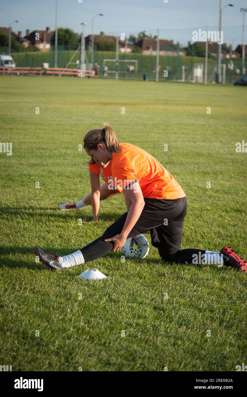 London Bees Training presso i campi di allenamento Hive di Harrow, squadra di calcio femminile. Foto Stock