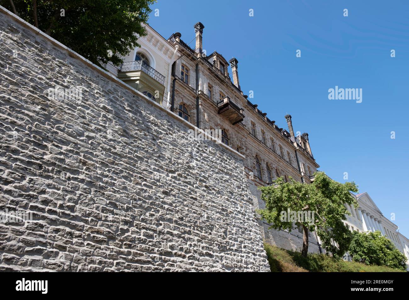 Ex Palazzo Ungern-Sternberg sulla collina di Toompea nel centro storico di Tallinn, Estonia. Attualmente è la residenza dell'Accademia estone delle scienze Foto Stock