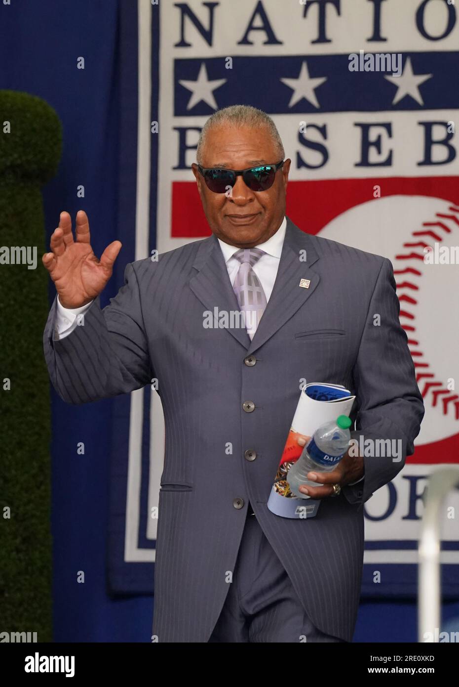 Cooperstown, Stati Uniti. 23 luglio 2023. Il membro della National Baseball Hall of Fame Ozzie Smith viene introdotto durante le cerimonie di induction per Fred McGriff e Scott Rolen, a Cooperstown, New York, domenica 23 luglio 2023. Foto di Bill Greenblatt/UPI credito: UPI/Alamy Live News Foto Stock