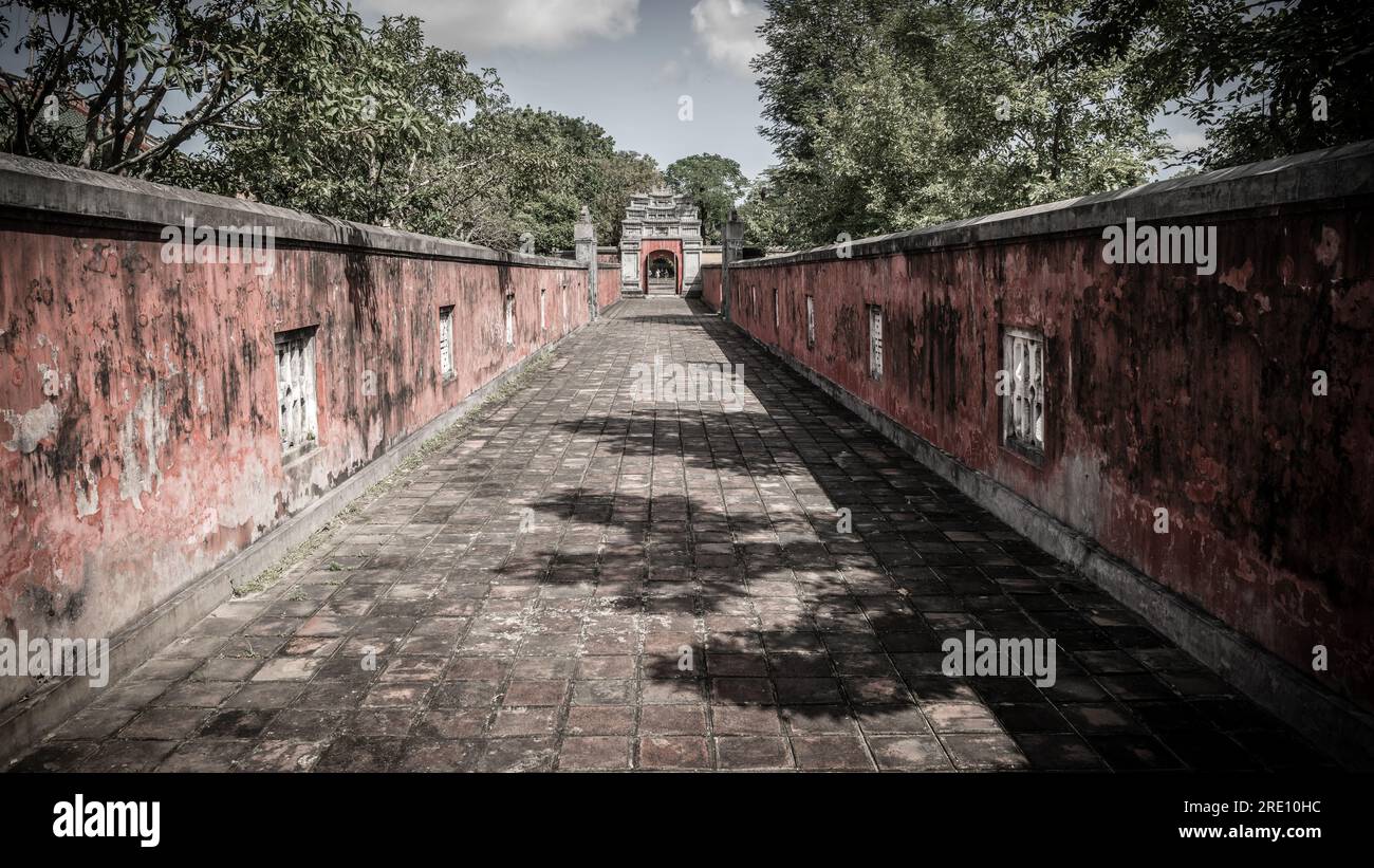 Uno dei passaggi interni della storica Cittadella di Hue, Vietnam Foto Stock