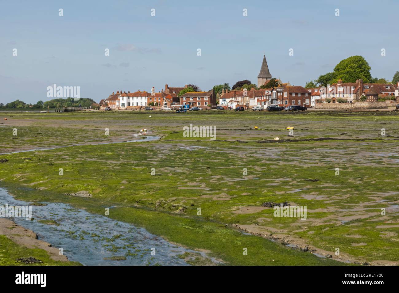 England, Sussex, West Sussex, Chichester, Chichester Harbour, Bosham Village a Low Tide Foto Stock