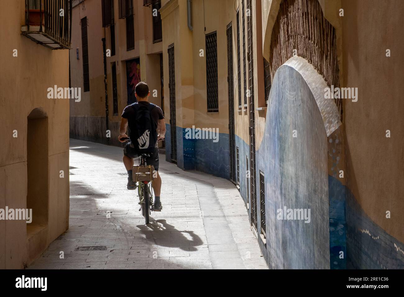 Scena di strada dalla città vecchia di Valencia Foto Stock