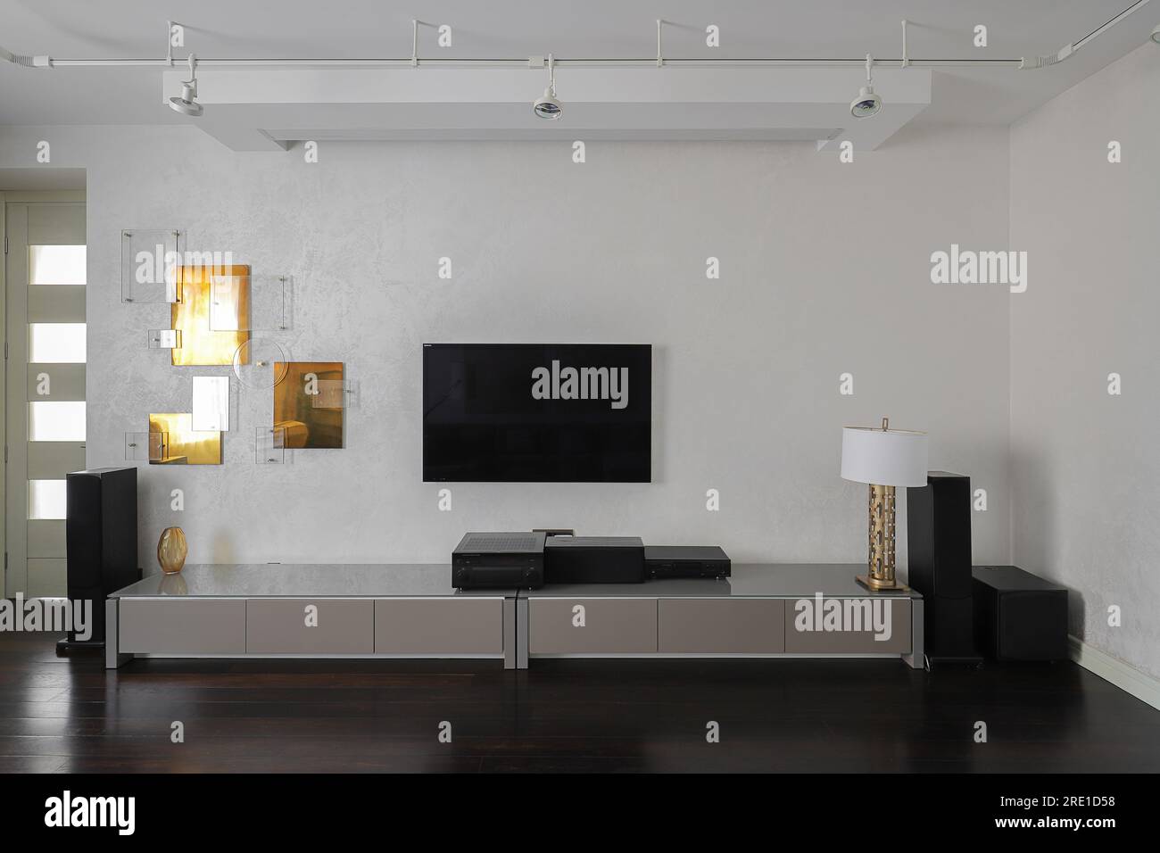Sistema Home Theater nell'interno del salotto Foto Stock
