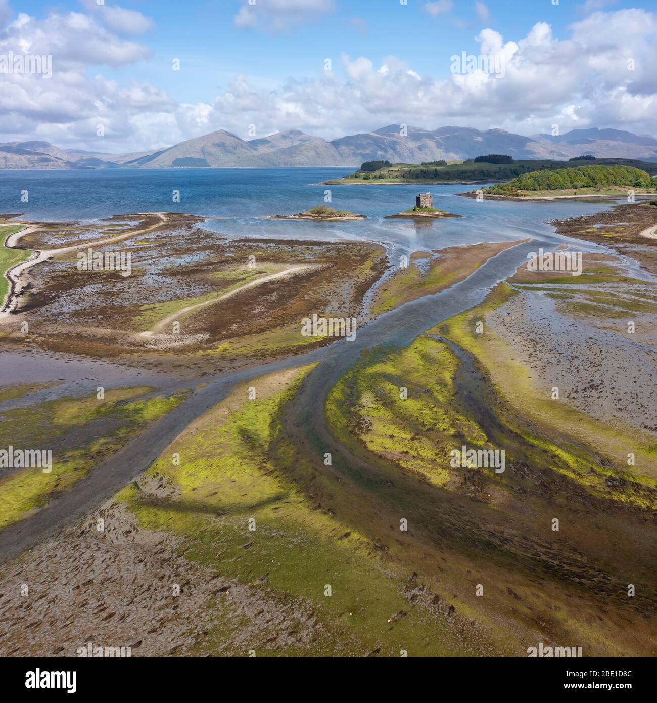 castle stalker appin scozia, soleggiata giornata estiva, vista panoramica panoramica panoramica Foto Stock