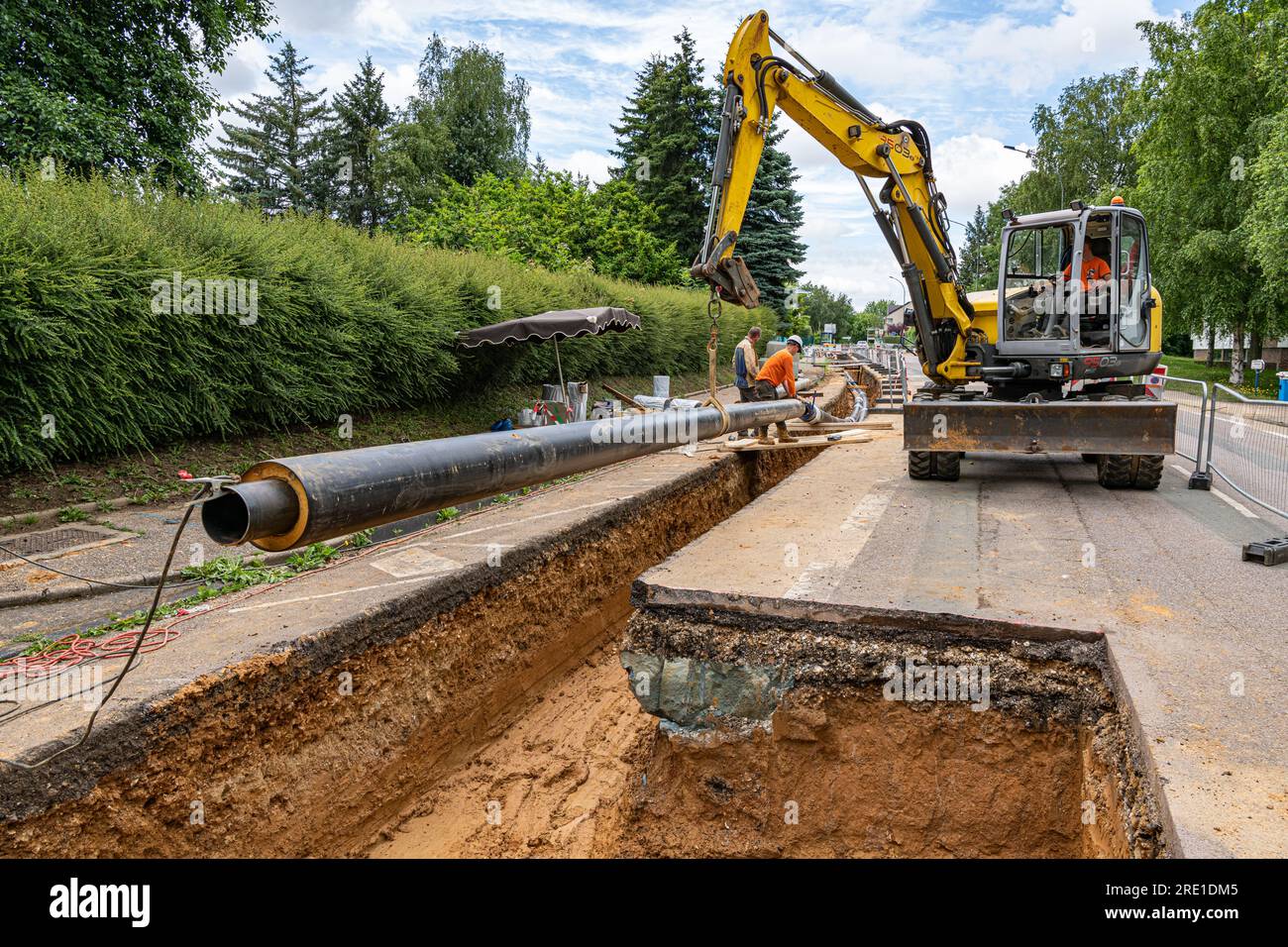 Utensili per pavimenti in resina epossidica, preparazione e applicazione di resina  epossidica verde Foto stock - Alamy