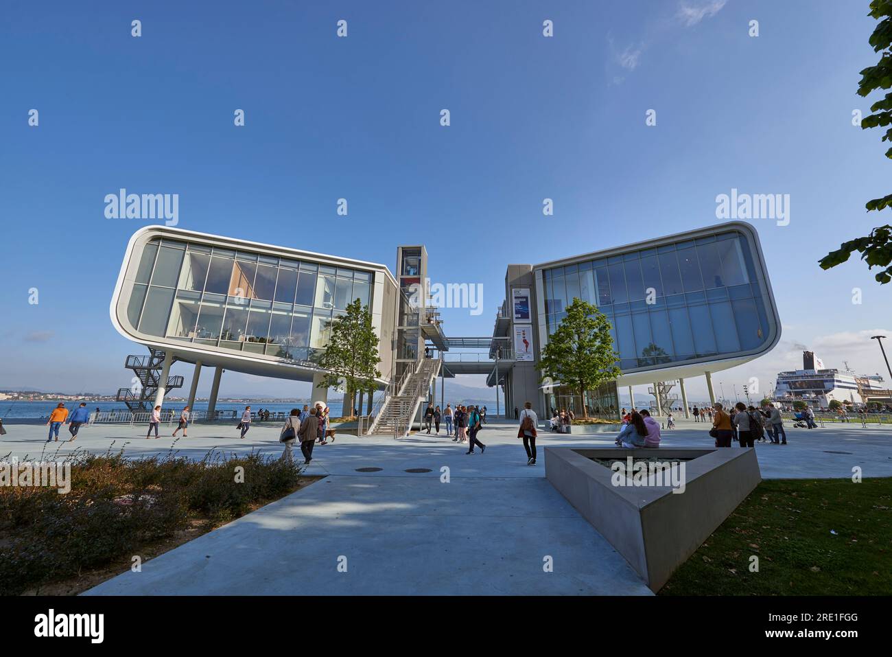 Museo d'Arte e Cultura del Botin Centre. Fondazione Botin, architetto Renzo piano. Santander, Cantabria, Spagna, Europa. Foto Stock