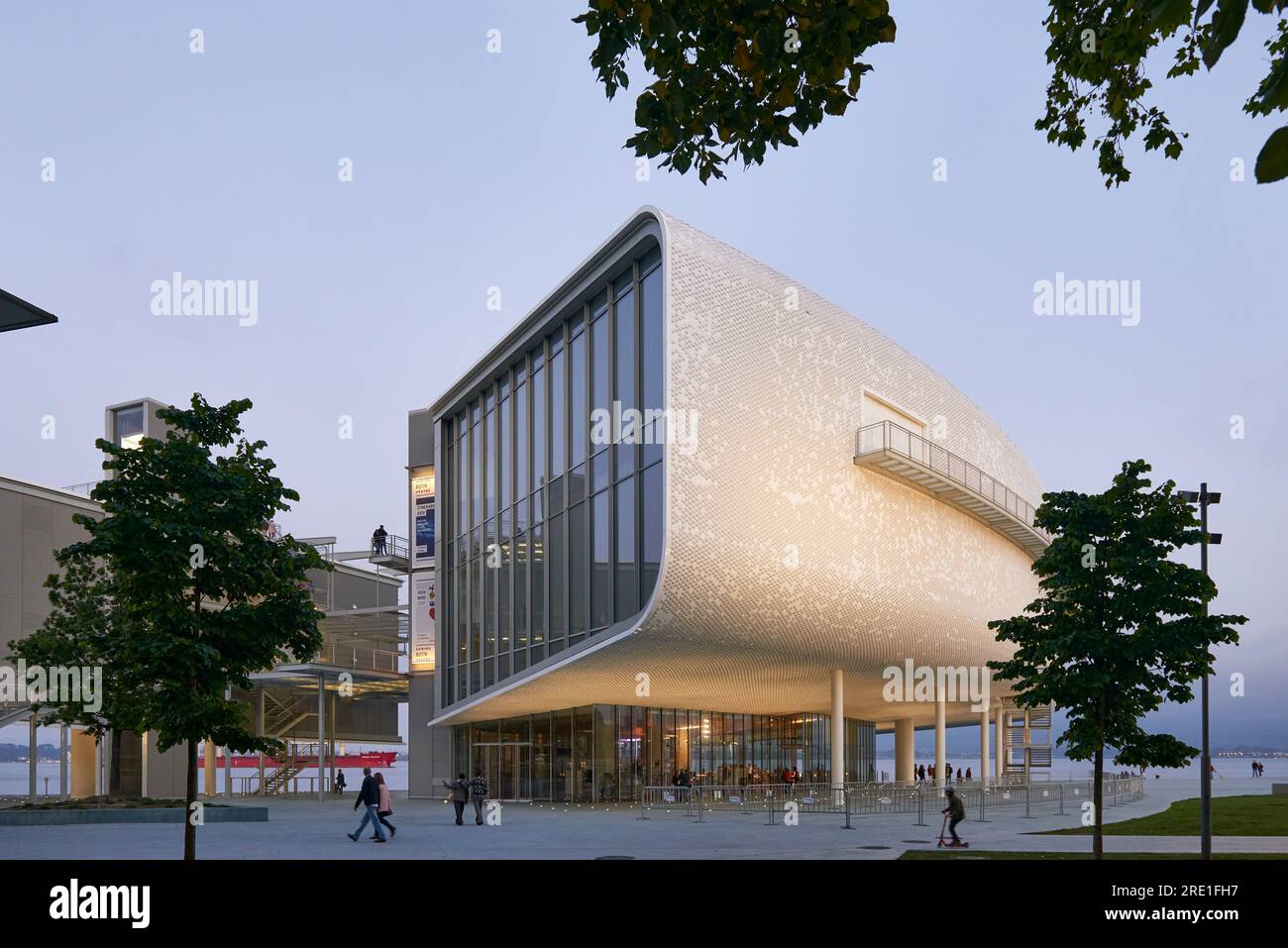 Museo d'Arte e Cultura del Botin Centre. Fondazione Botin, architetto Renzo piano. Santander, Cantabria, Spagna, Europa. Foto Stock