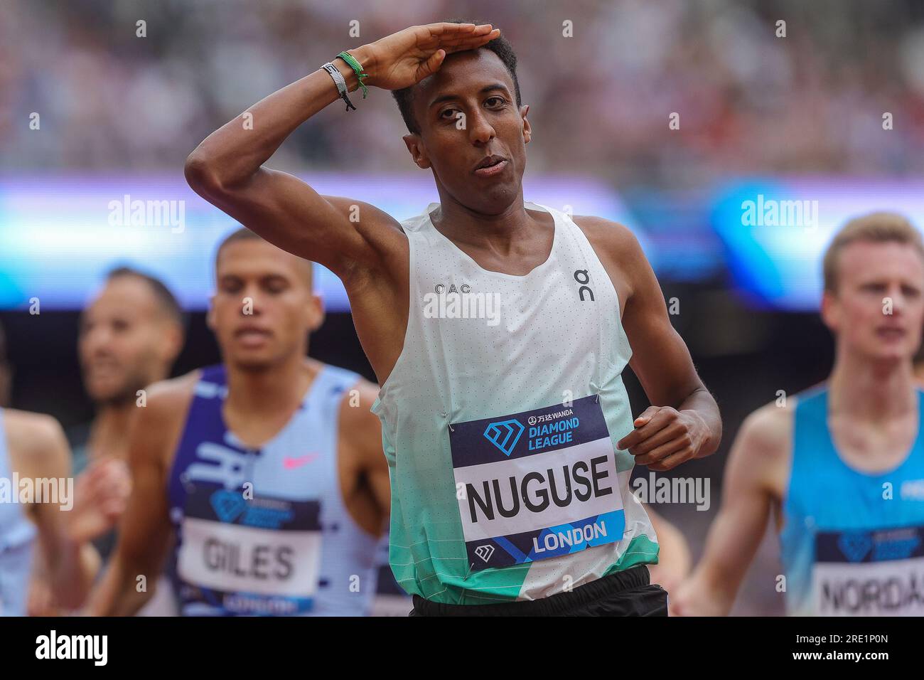 Yared NUGUSE degli Stati Uniti festeggia dopo aver vinto i 1500m menÂ&#x80;&#x99;durante il London Athletics Meet, Wanda Diamond League Meeting il 23 luglio 2023 al London Stadium di Londra, in Inghilterra Foto Stock