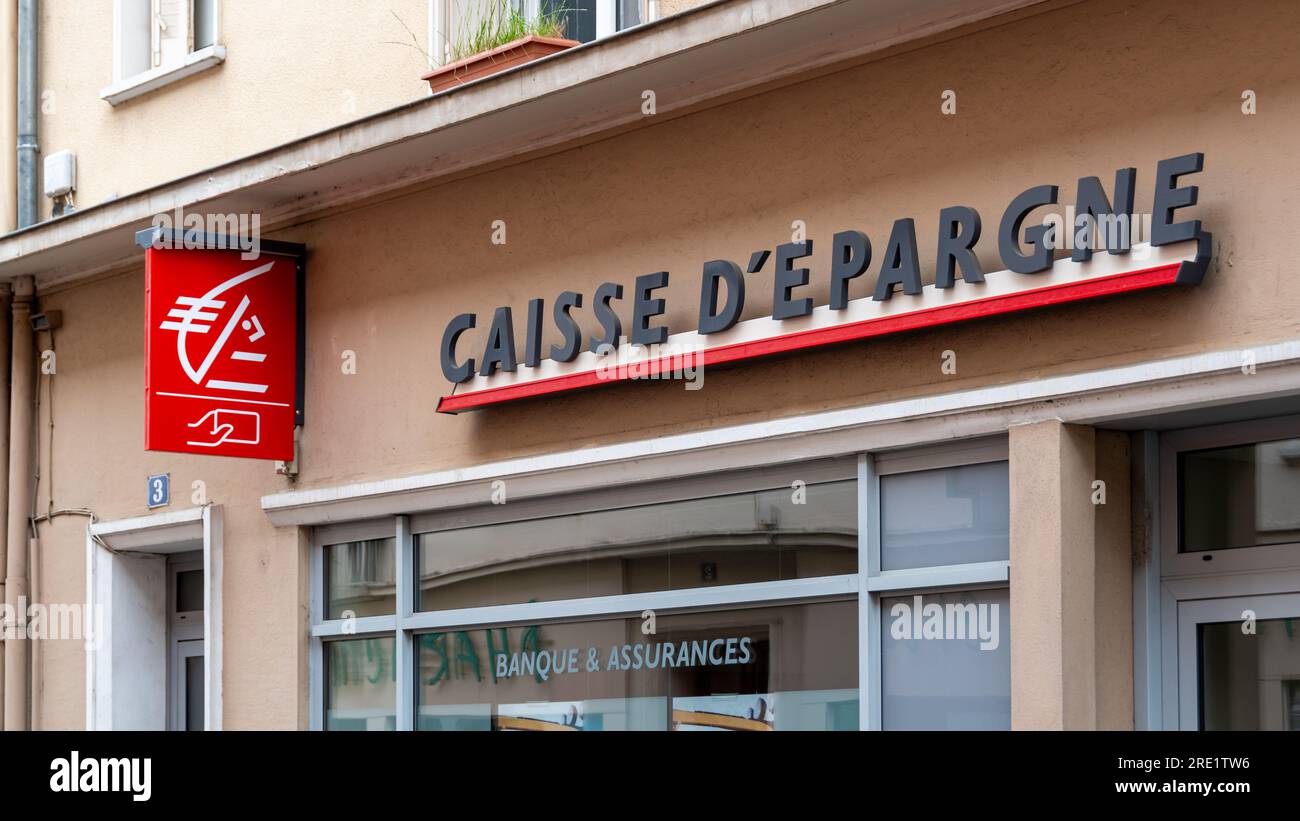 Firma e logo di una succursale bancaria Caisse d'Epargne, una banca mutualistica francese formata da circa quindici casse di risparmio regionali e sussidiaria del gruppo BPCE Foto Stock