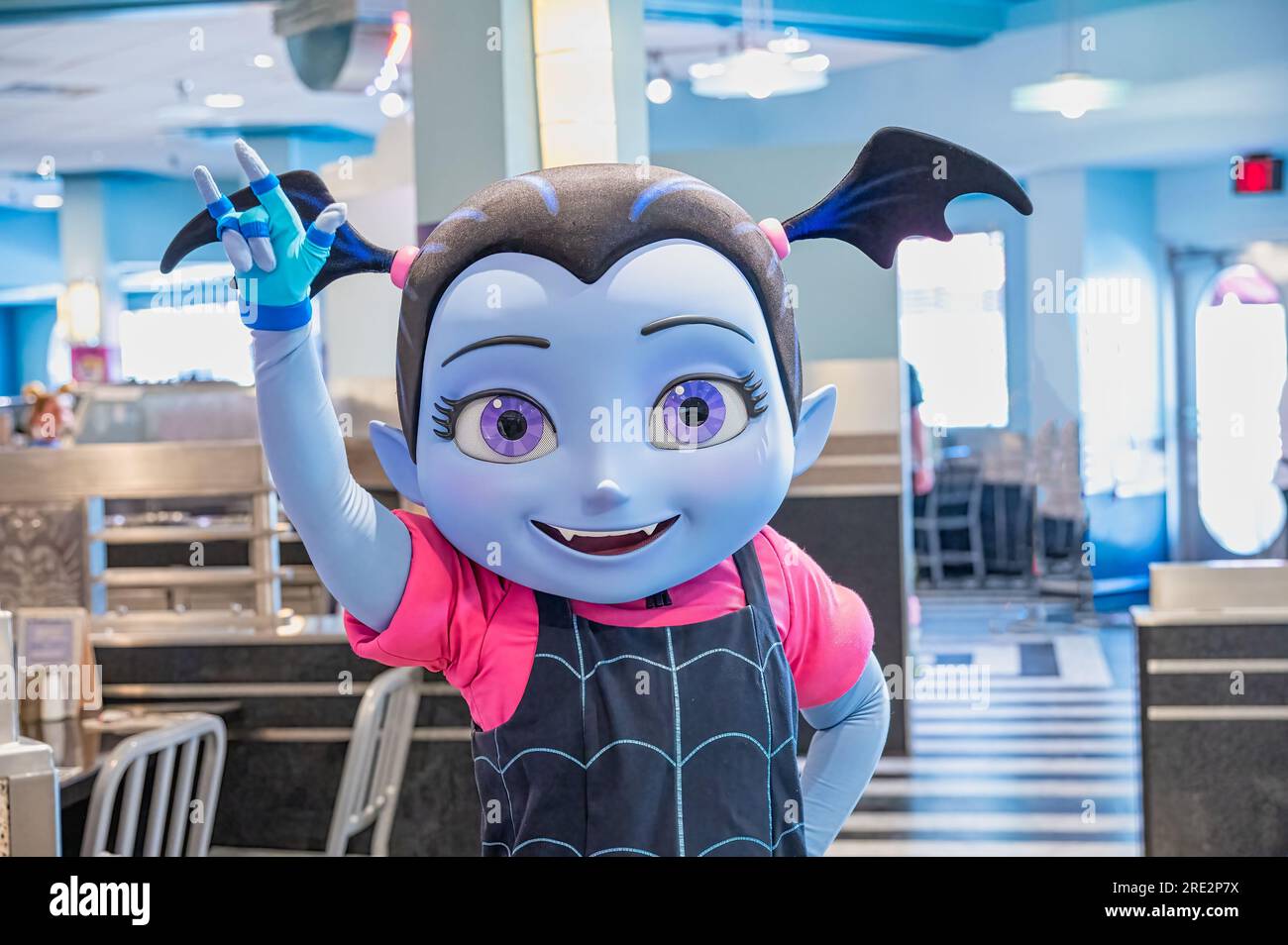 Disney Vampirina personaggio ad un incontro e saluto Foto Stock