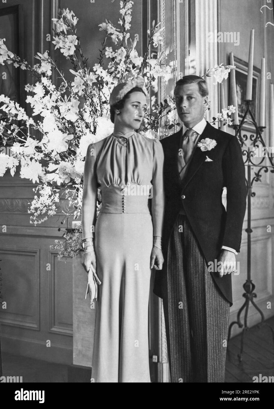 Monts, Francia: 3 giugno 1937 il Duca e la Duchessa di Windsor al Castello di Cande posano per un ritratto dopo il loro matrimonio. Lei è l'ex Wallis Simpson, un socialita americano, ed era re Edoardo VIII d'Inghilterra, che abdicò per sposarla. Foto Stock