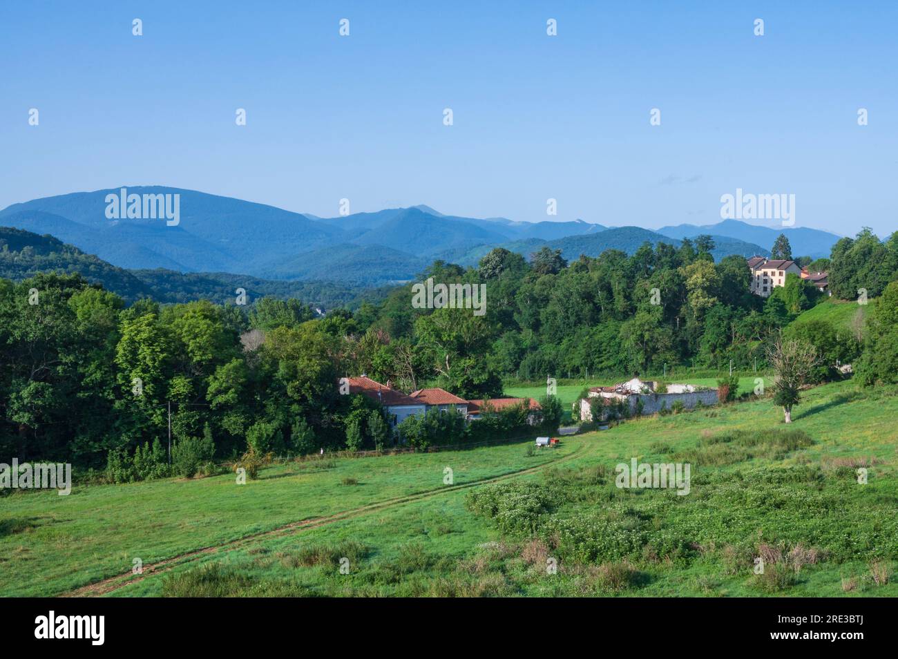 Il paesaggio della valle della Garonna a Montréjeau, alta Garonna, Francia Foto Stock
