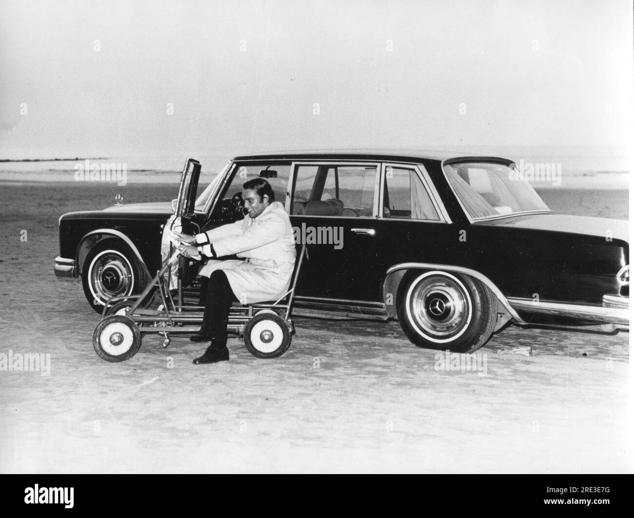 Weyer, Hans Hermann, * 22.4,1944, trader tedesco con go-kart, KNOKKE, PAESI BASSI, ULTERIORI-DIRITTI-CLEARANCE-INFO-NOT-AVAILABLE Foto Stock