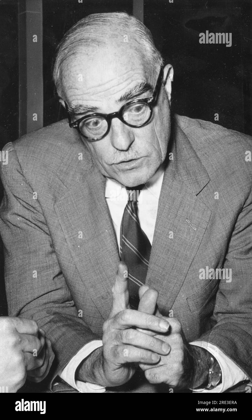 Wilder, Thornton, 17.4.1897 - 7.12.1975, scrittore americano, ad un'intervista, 1953, ULTERIORI-DIRITTI-CLEARANCE-INFO-NOT-AVAILABLE Foto Stock