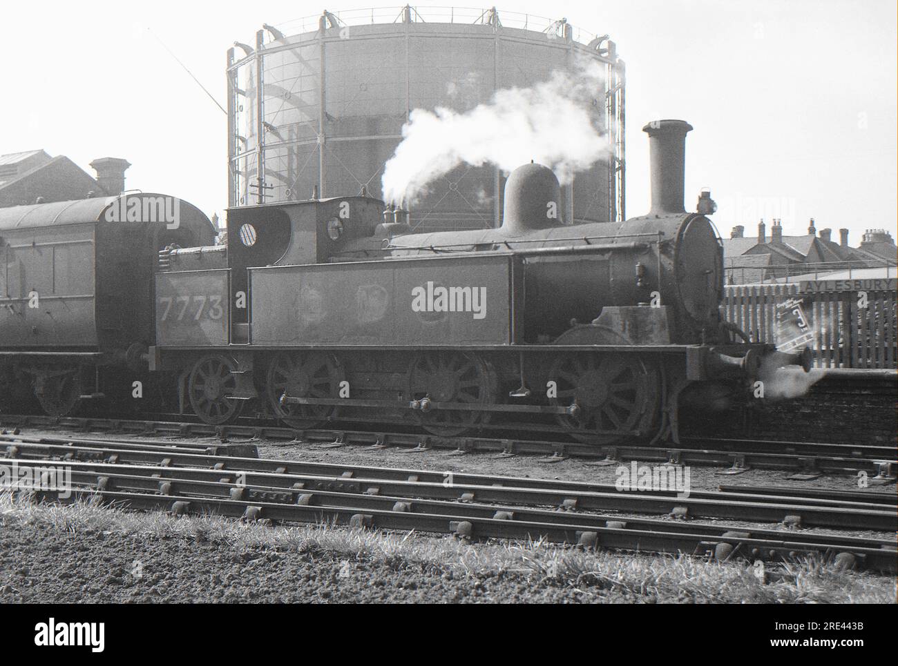 London North Western Railway 0-6-2 Tank Locomotive No 7773, Aylesbury High Street Railway Station, Aylesbury, Buckinghamshire, Inghilterra 1946 Foto Stock