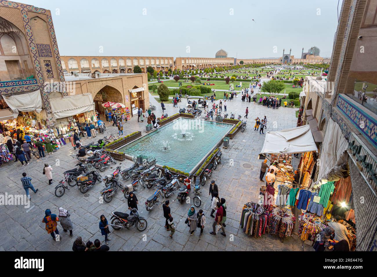 Vista su Piazza Naqsh-e Jahan e sul Grand Bazaar nel centro di Isfahan, Iran Foto Stock