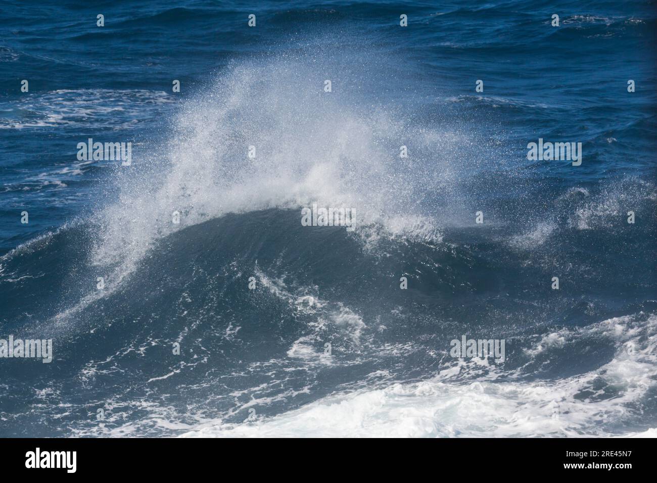 Onde nel Mare del Labrador in Groenlandia a luglio Foto Stock