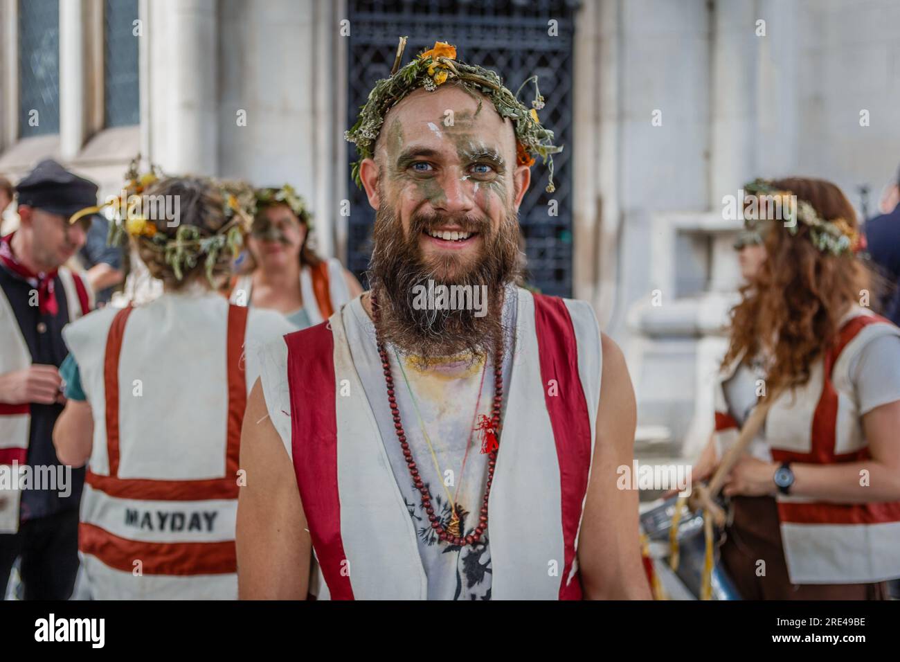 I manifestanti fuori dalla Royal Courts of Justice mentre l'appello contro il divieto di campeggio Dartmoor è in corso. Foto Stock