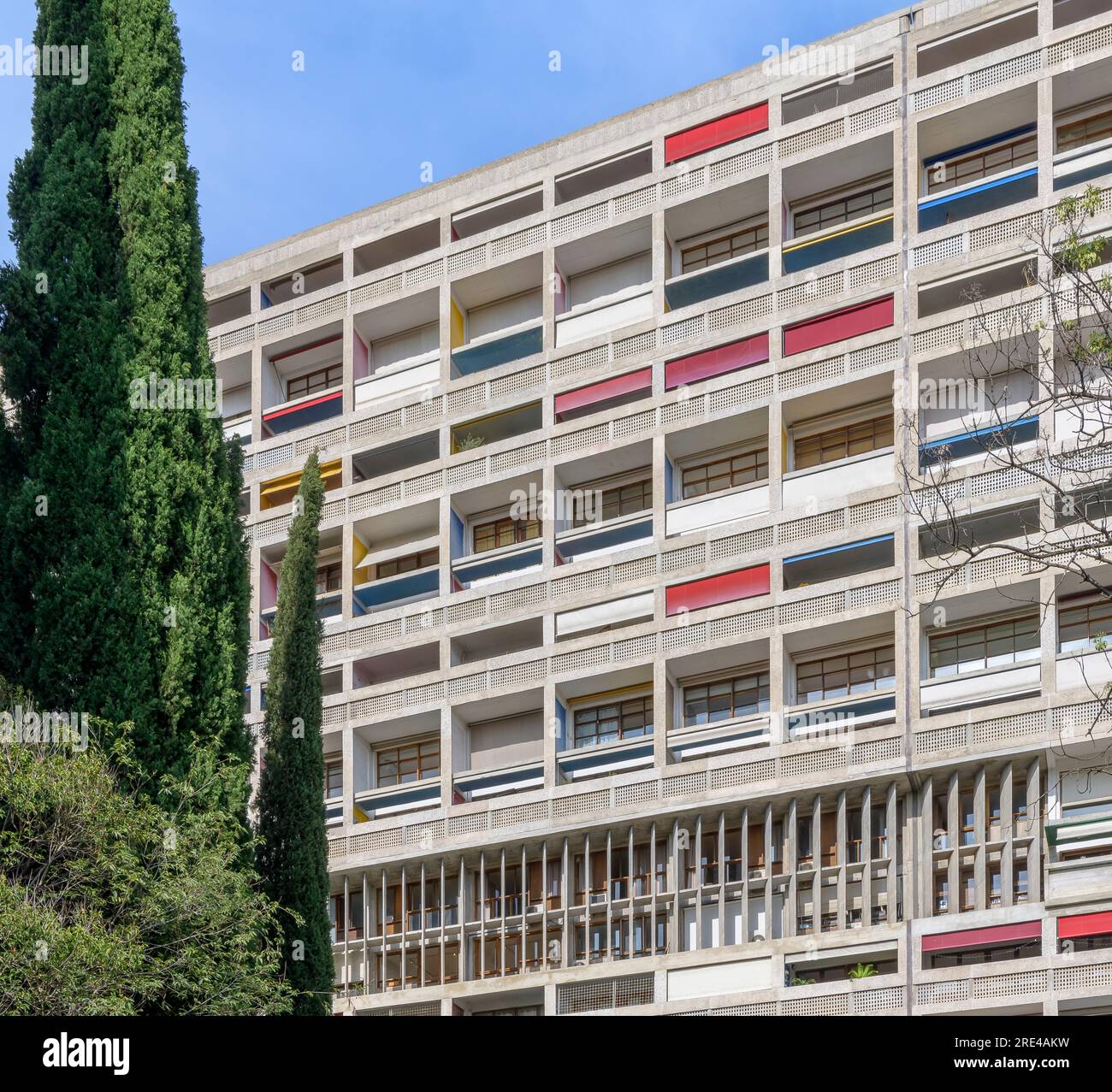 Un edificio classico del XX secolo. Unité d'Habitation di le Corbusier a Marsiglia. L'edificio è anche conosciuto come Cité radieuse le Corbusier. Foto Stock