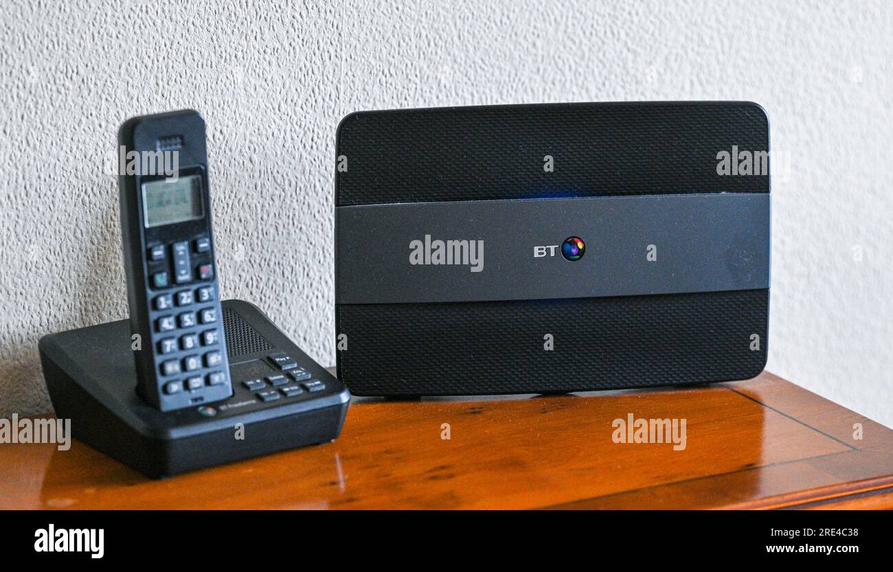 Modem hub smart BT a banda larga in casa con linea fissa BT UK Foto Stock