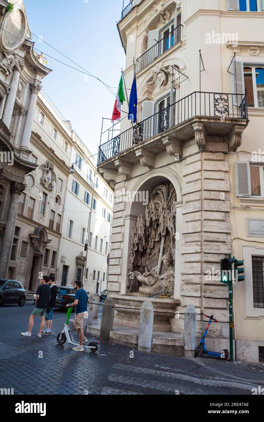 Roma, Lazio, Italia, Palazzo Mattei Albani del Drago, noto anche come Palazzo Albani del Drago, si trova sul colle del Quirinale , alle quattro Fontane in Foto Stock