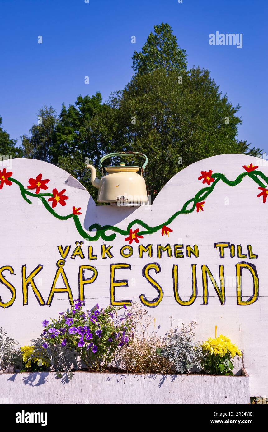 Cartello di benvenuto ai margini di Skapesund, Bohuslän, contea di Västra Götaland, Svezia. Foto Stock