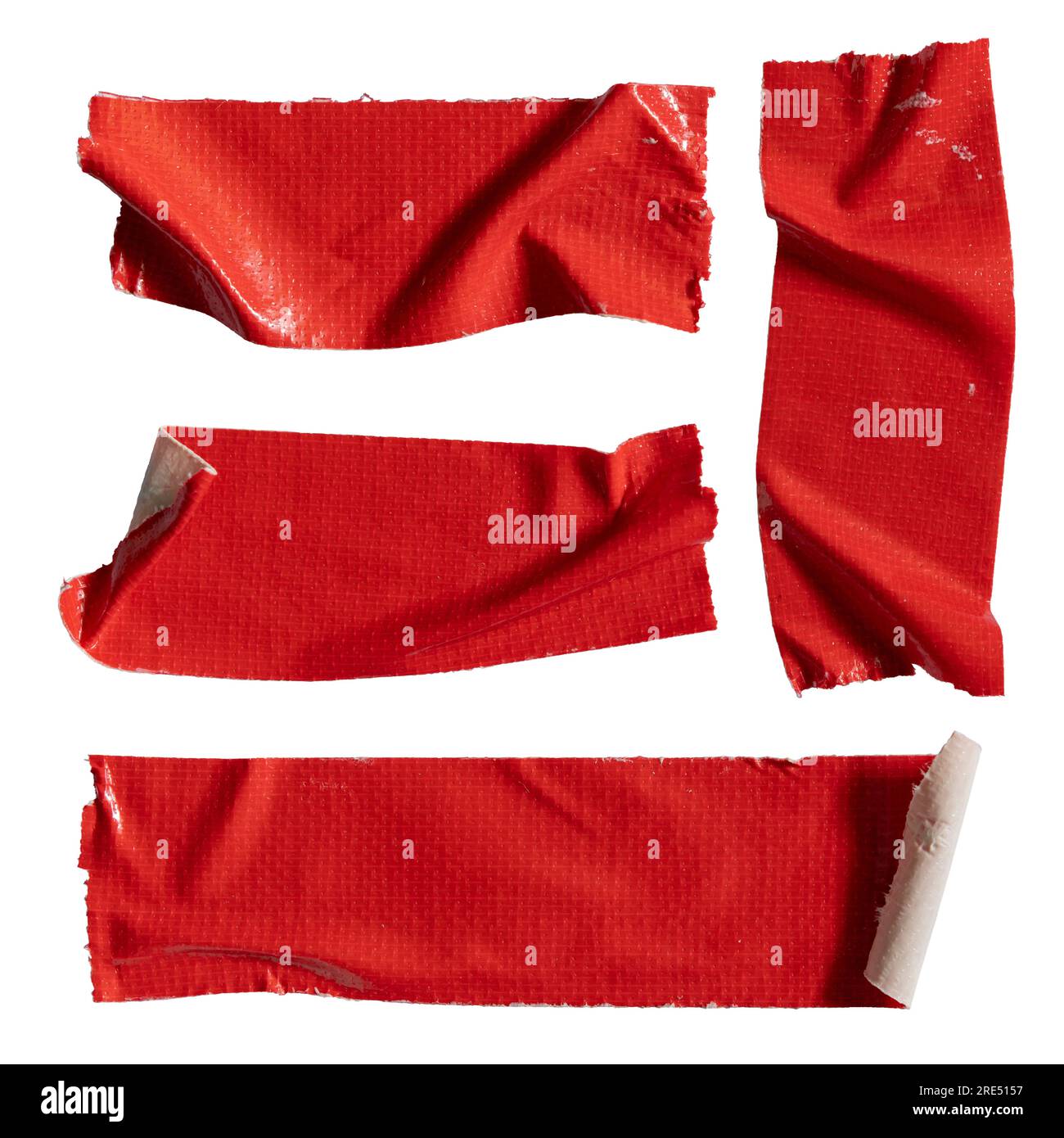 Nastri in tessuto rosso sbucciati su sfondo bianco con percorso di ritaglio Foto Stock