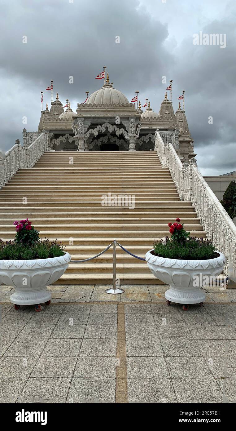 BAPS Shri Swaminarayan Mandir, il più grande tempio indù d'Europa Foto Stock