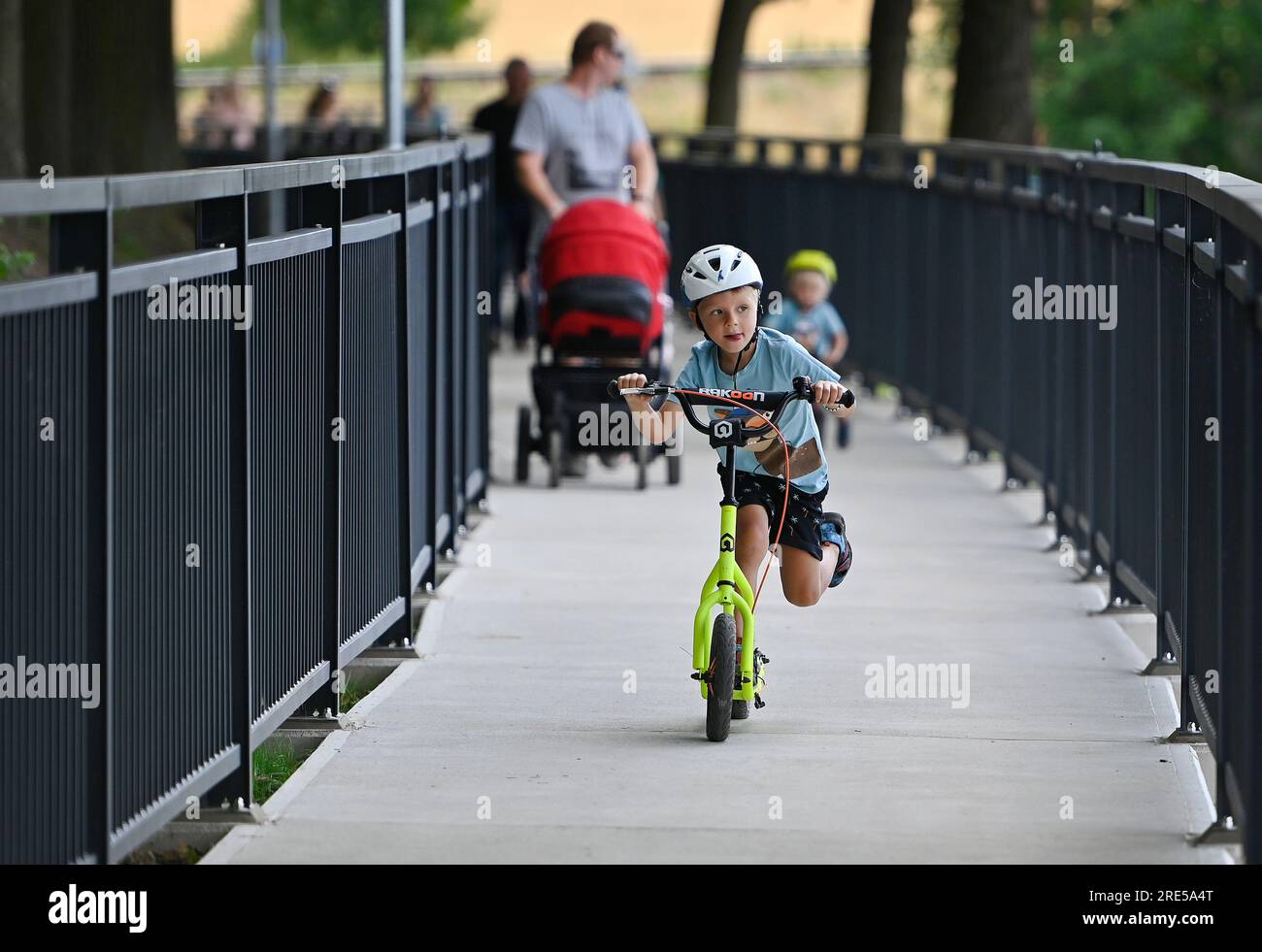 Pelhrimov, Repubblica Ceca. 20 luglio 2023. Cerimonia di apertura di una nuova pista ciclabile e zona relax vicino allo stagno Straz a Pelhrimov, Repubblica Ceca, 20 luglio 2023. Crediti: Lubos Pavlicek/CTK Photo/Alamy Live News Foto Stock