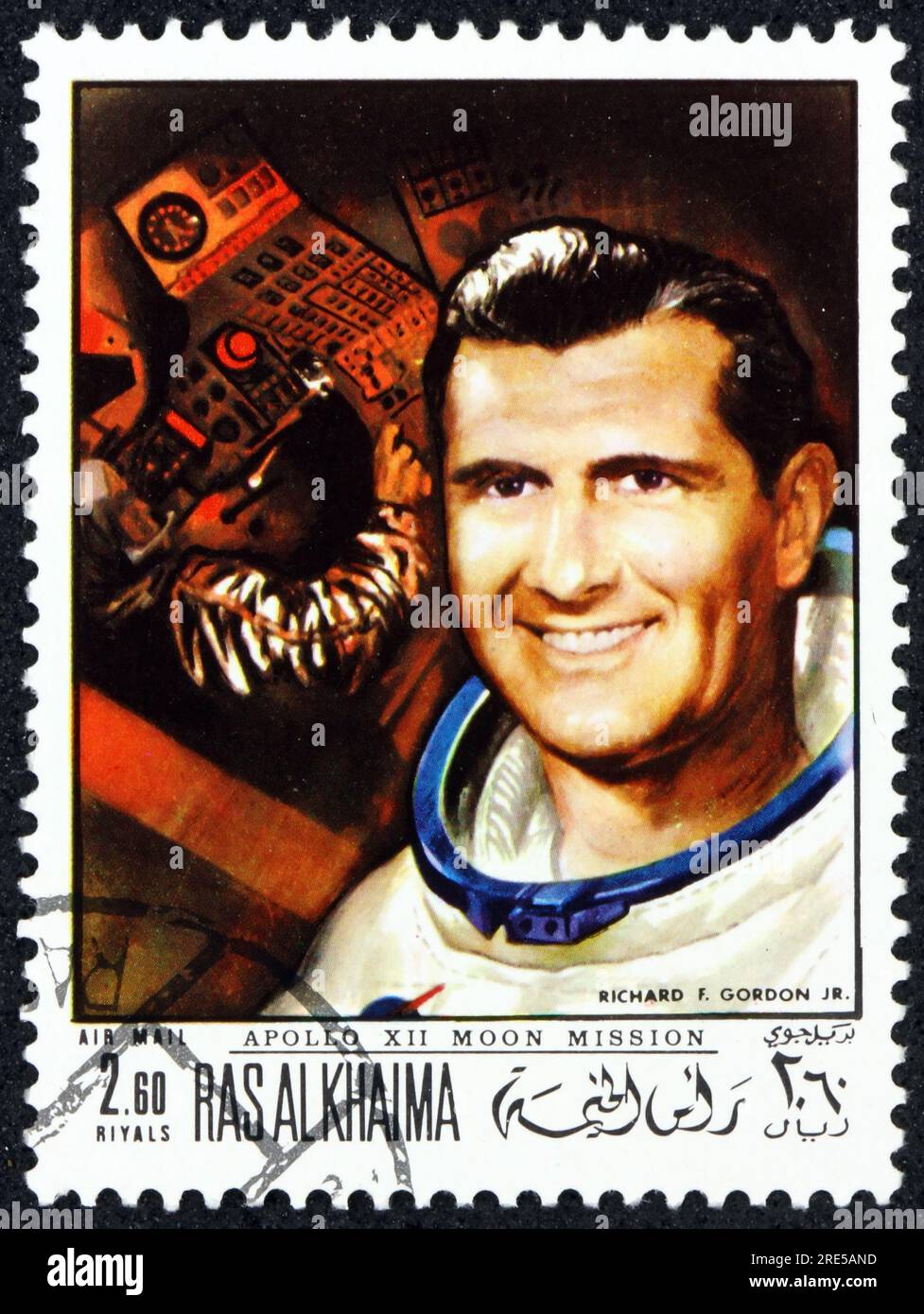 RAS AL-KHAIMAH - CIRCA 1972: Un francobollo stampato a Ras al-Khaimah mostra Richard F. Gordon Jr., Apollo XII (14-24 novembre 1969), è stato il secondo equipaggio Foto Stock