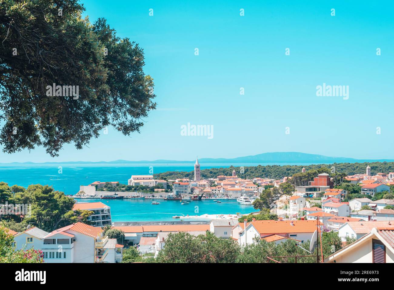 Skyline della splendida città di Rab. Isola di Rab, Croazia. Foto Stock