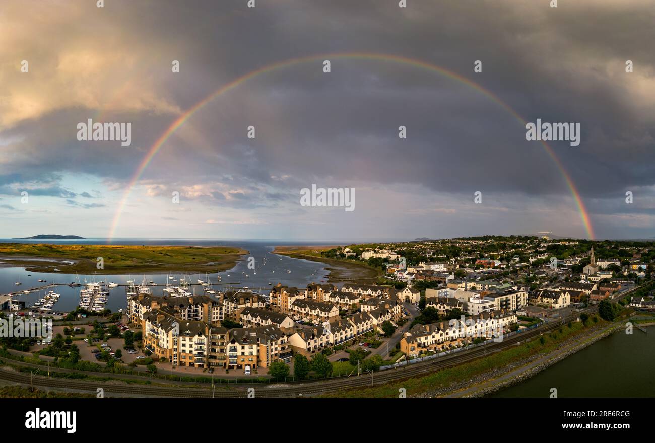 Arcobaleno sulla Marina di Malahide Foto Stock