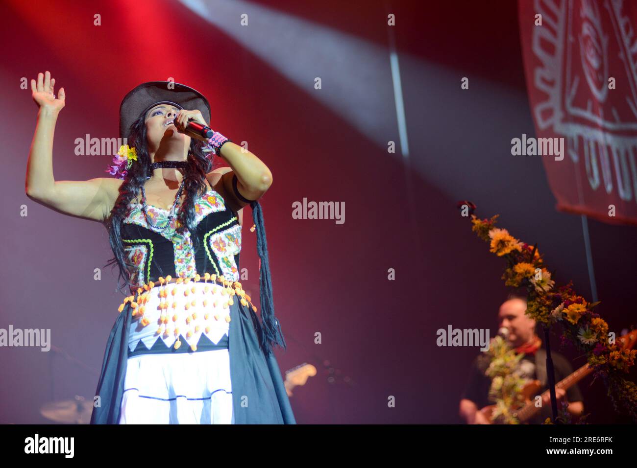 Cantante messicana Lila Downs performing live Foto Stock