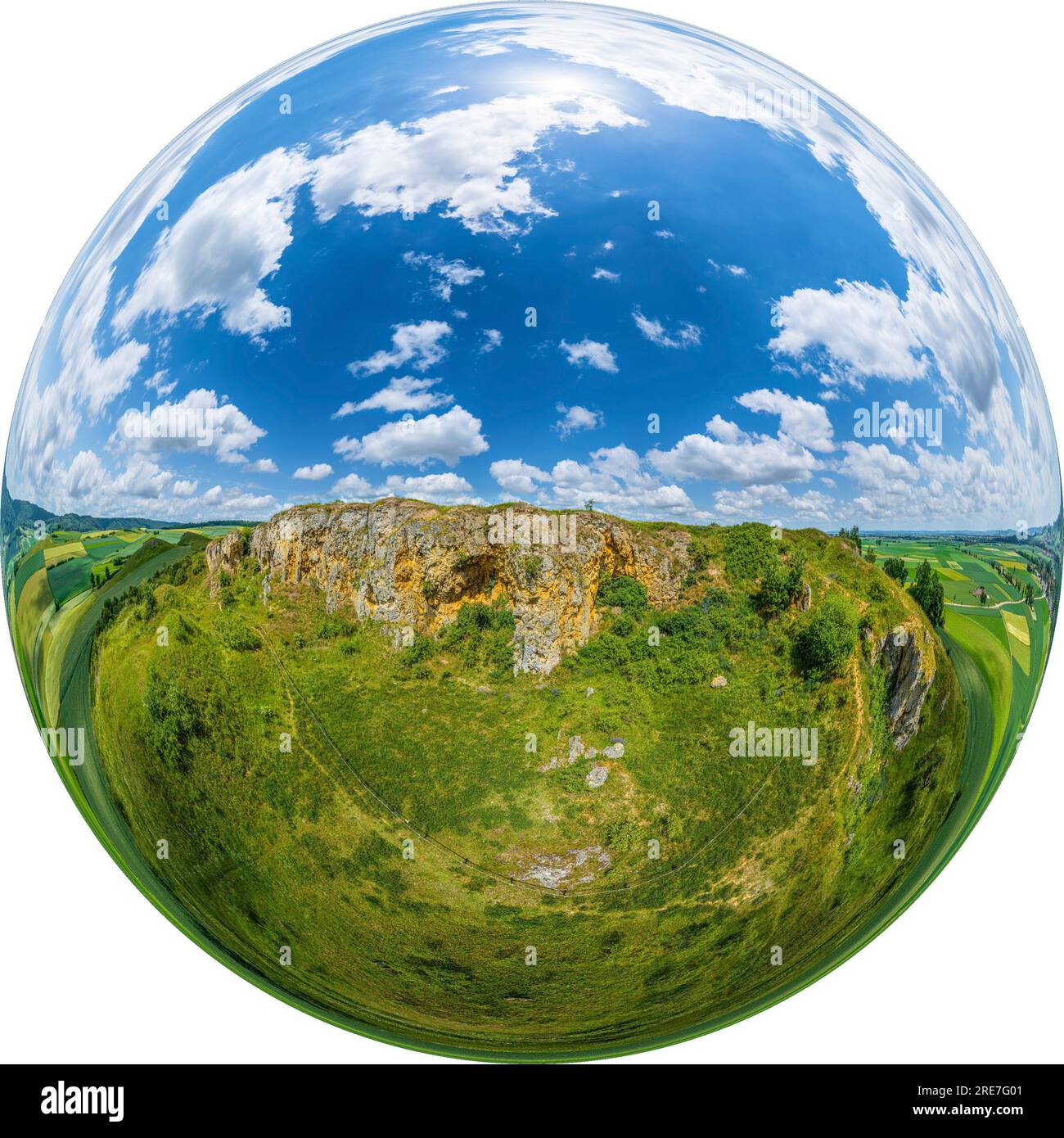 Cava abbandonata sul Goldberg vicino a Kirchheim sul Nördlinger Ries, geoparco mondiale dell'UNESCO Foto Stock