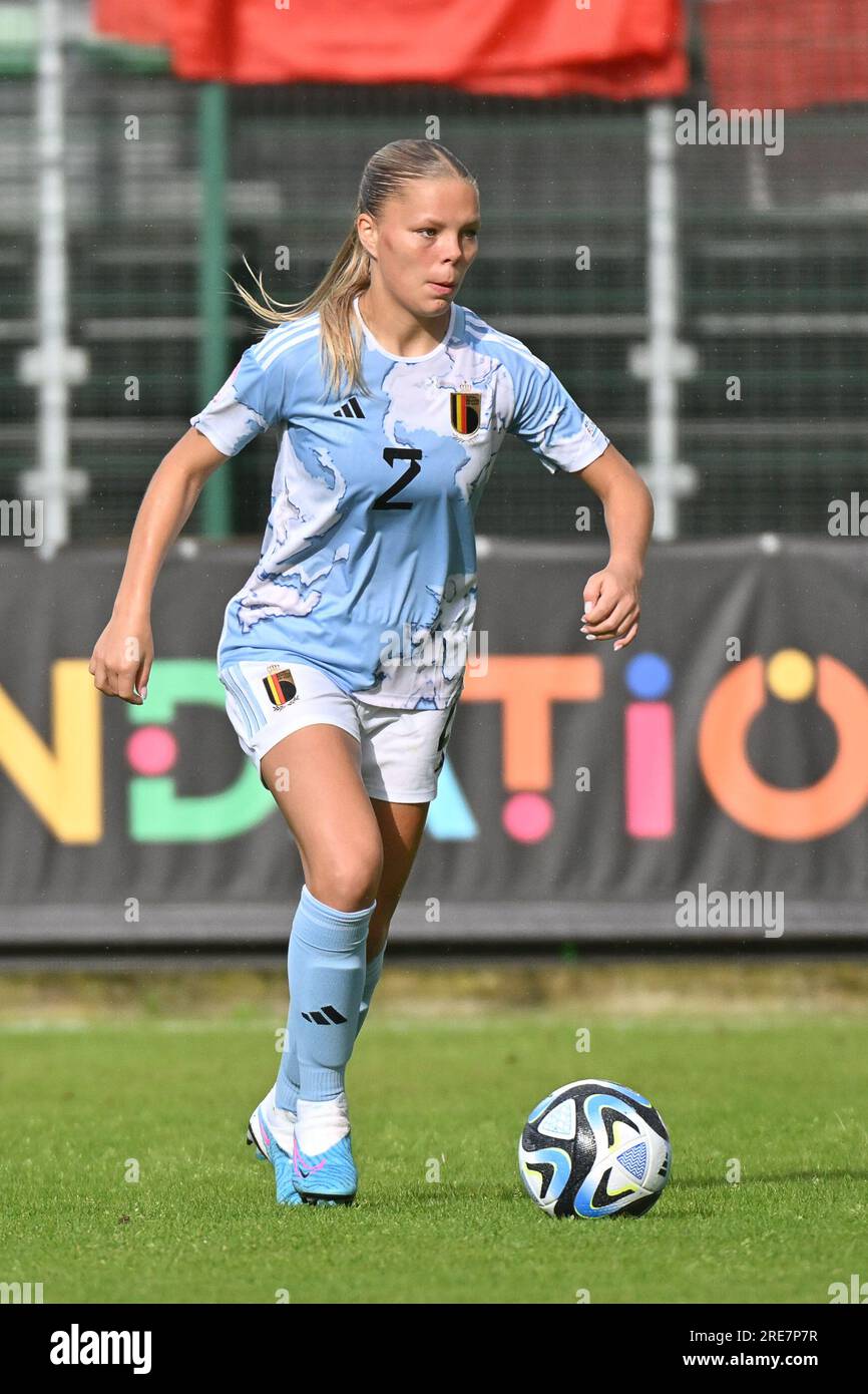 Amy Littel (2), belga, nella foto, durante una partita di calcio femminile tra le nazionali di calcio Under 19 dell'Austria e del Belgio al Torneo della finale EUROPEA Under-19 femminile UEFA, la terza giornata del gruppo A, martedì 24 luglio 2023, a la Louviere , Belgio . FOTO SPORTPIX | Dirk Vuylsteke Foto Stock