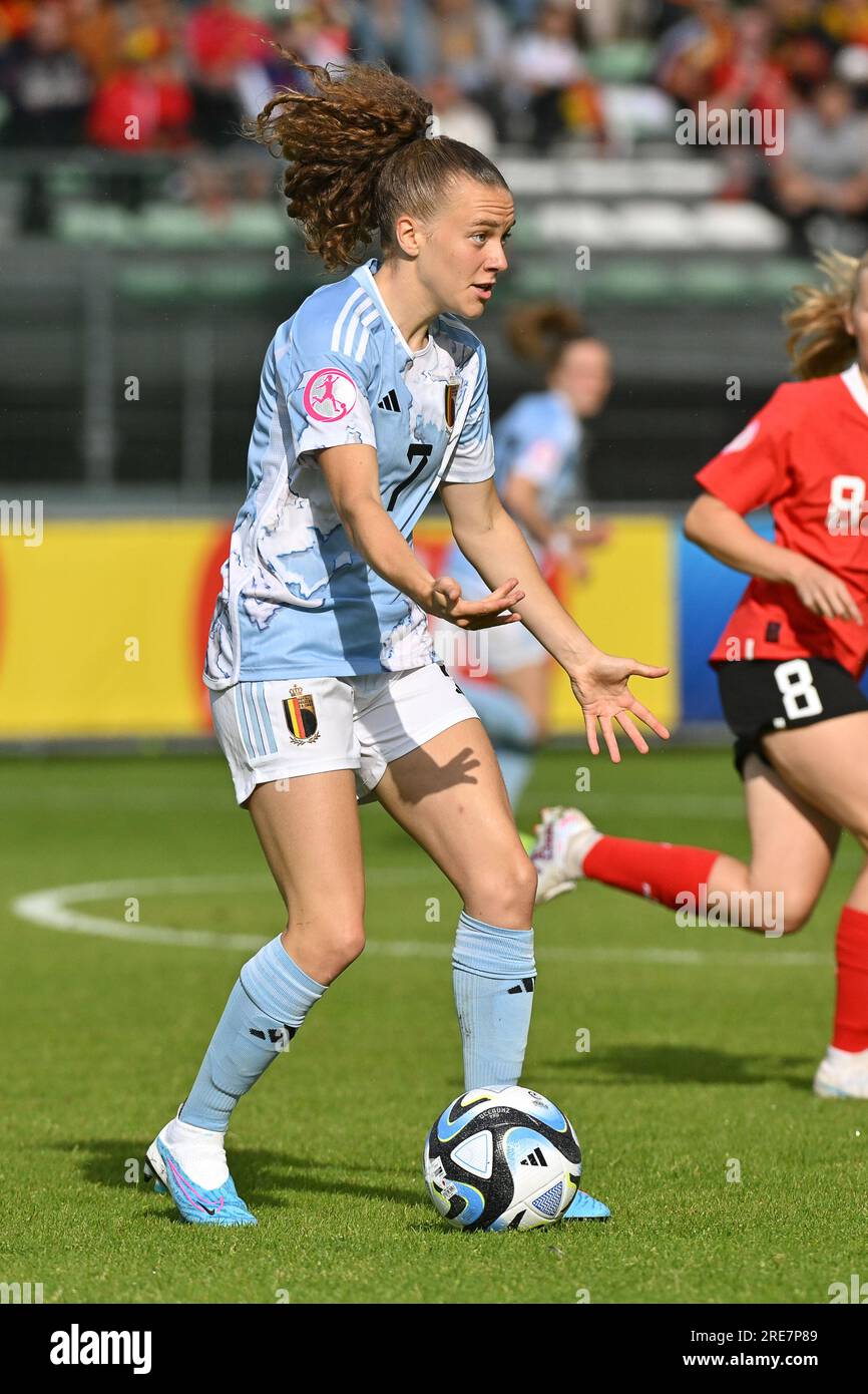 Alixe Bosteels (7) del Belgio raffigurata durante una partita di calcio femminile tra le nazionali femminili Under 19 dell'Austria e del Belgio al Torneo finale EURO femminile UEFA Under-19 nella terza giornata del gruppo A di martedì 24 luglio 2023 a la Louviere , Belgio . FOTO SPORTPIX | Dirk Vuylsteke Foto Stock