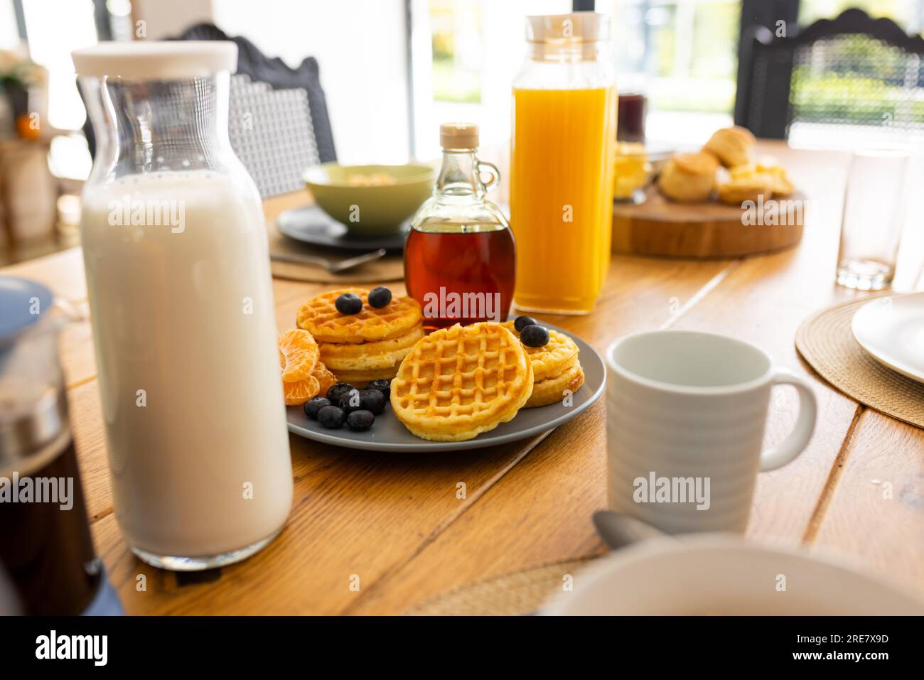 Primo piano della colazione sul tavolo nella sala da pranzo Foto Stock