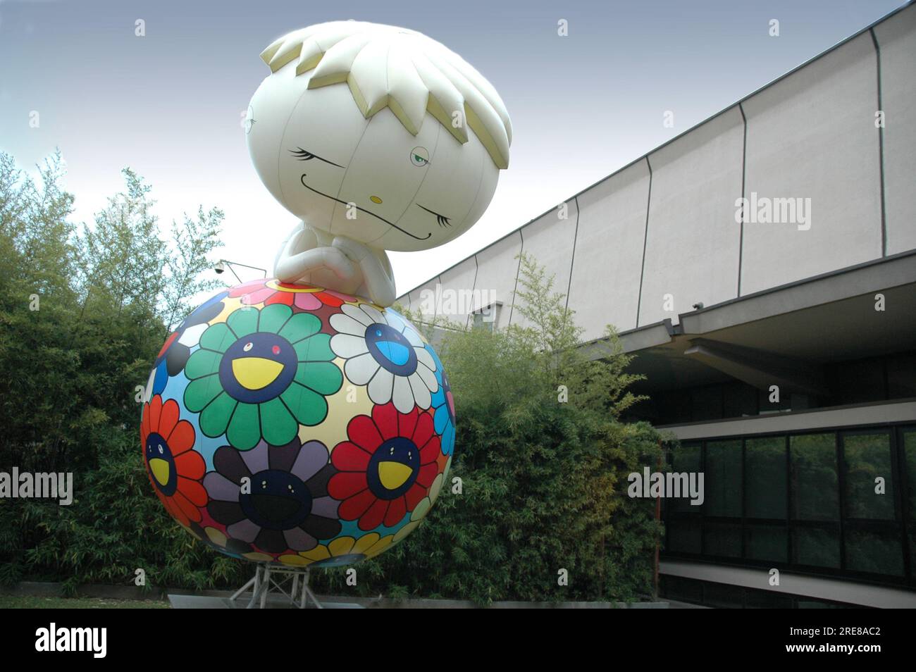 Torino, Italia - novembre 2005: Installazione di Takashi Murakami presso la GAM, la Galleria d'Arte moderna di Torino. Triennale d'arte. Foto Stock