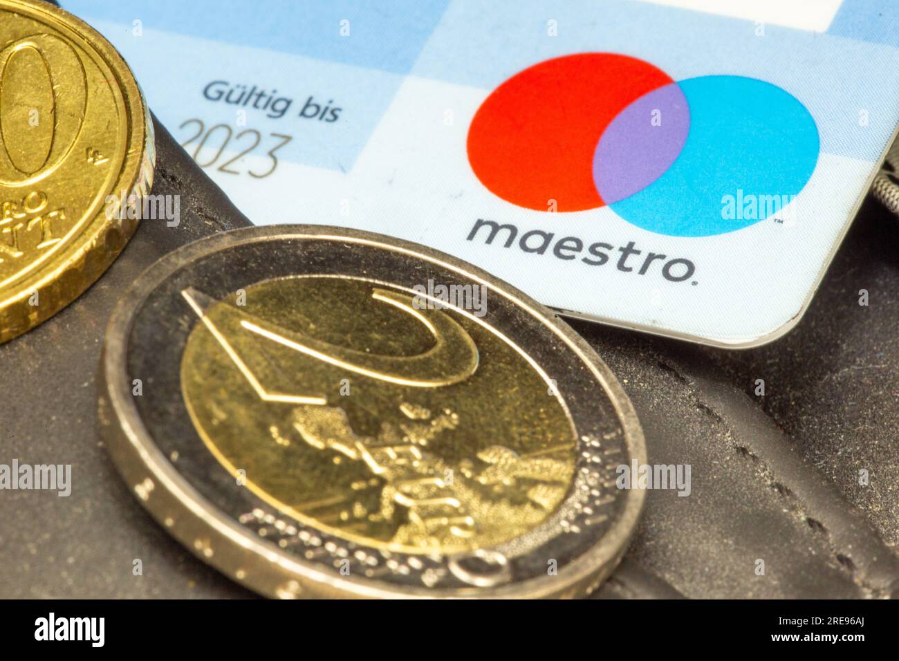 Primo piano del logo Maestro su una carta di debito Foto Stock