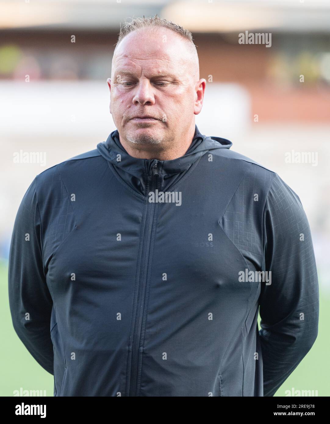 Park Hall, Oswestry, Shropshire, Inghilterra, 25 luglio 2023. L'allenatore di calcio Andy Morrison ha intervistato durante, The New Saints of Oswestry Town & Llansantffraid Football Club/The New Saints (TNS) contro Football Club Swift Hesperange nel secondo turno di qualificazione della UEFA Europa Conference League 2023/2024 stagione. (Immagine di credito: ©Cody Froggatt/Alamy Live News) Foto Stock