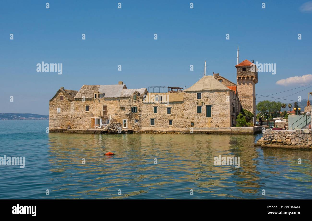 Kastilac a Kastel Gomilica, Kastela. forte del xvi secolo. L'esterno è stato utilizzato come luogo del Trono di Spade - la città libera di Braavos Foto Stock