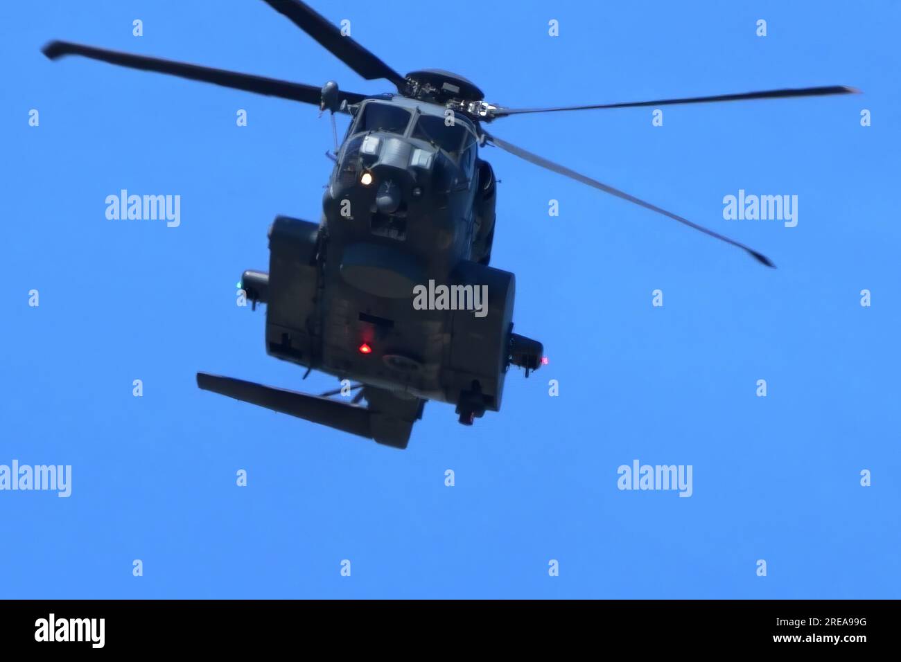 Elicottero ciclone in volo Foto Stock