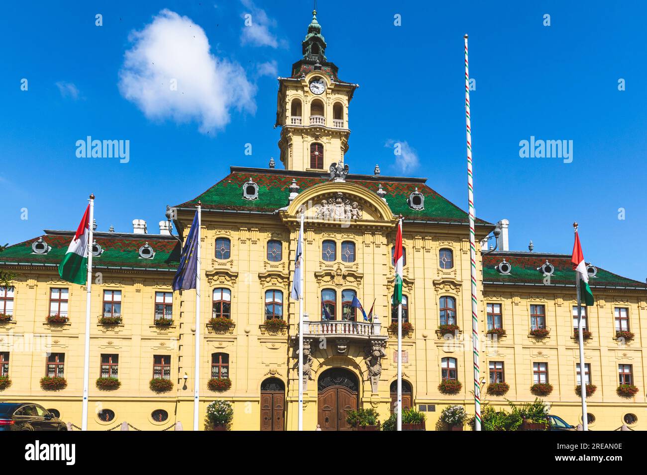 L'edificio del municipio di Seghedino si trova sulla piazza principale di Seghedino, Piazza Széchenyi. Foto Stock