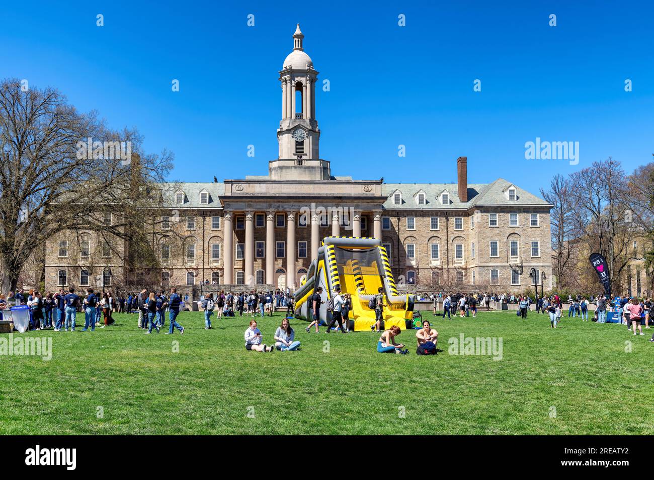 L'edificio Old Main nel campus della Penn state University Foto Stock