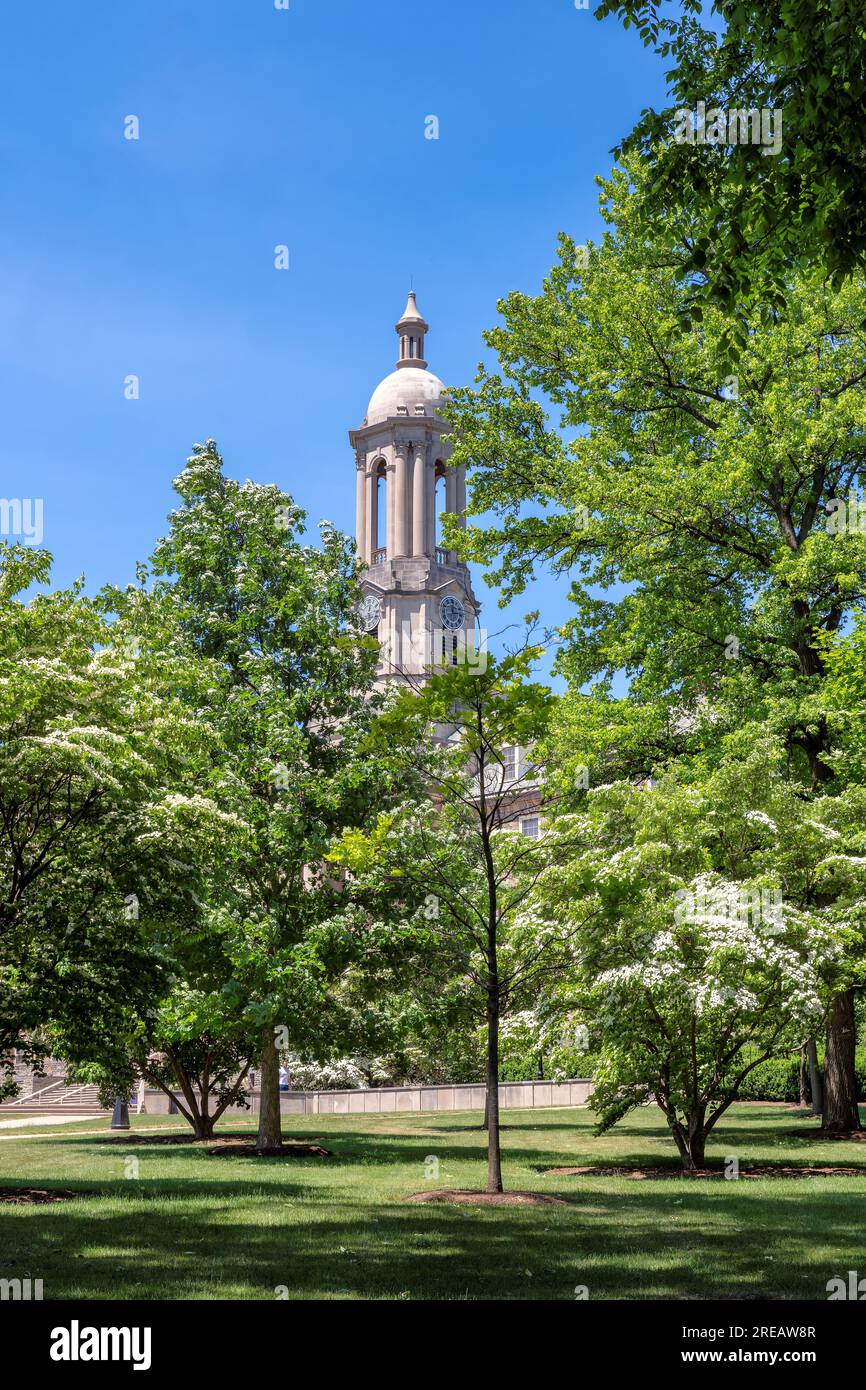 L'edificio Old Main nel campus della Penn state University Foto Stock