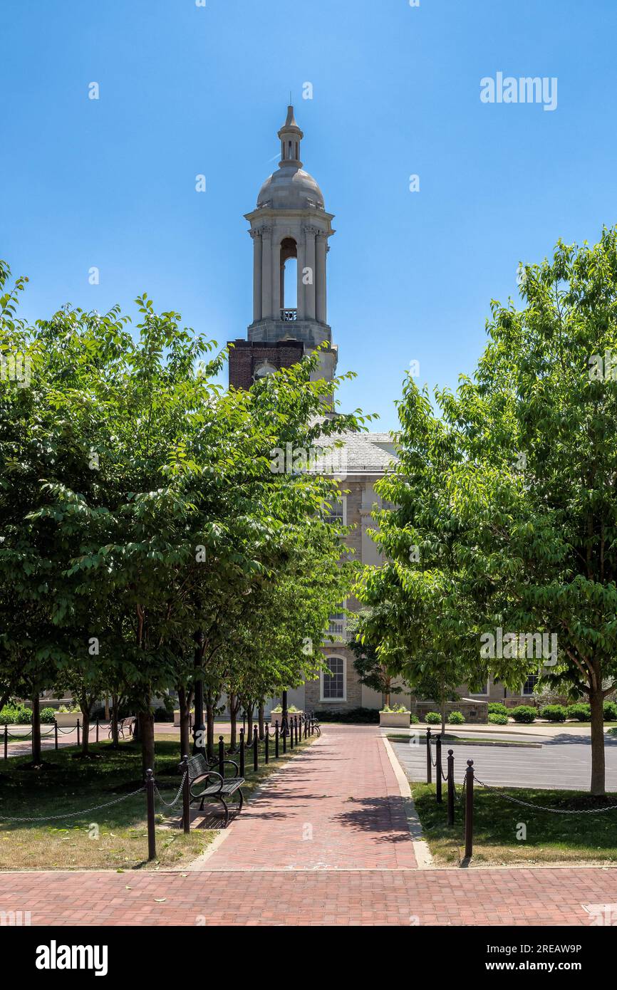 L'edificio Old Main nel campus della Penn state University Foto Stock