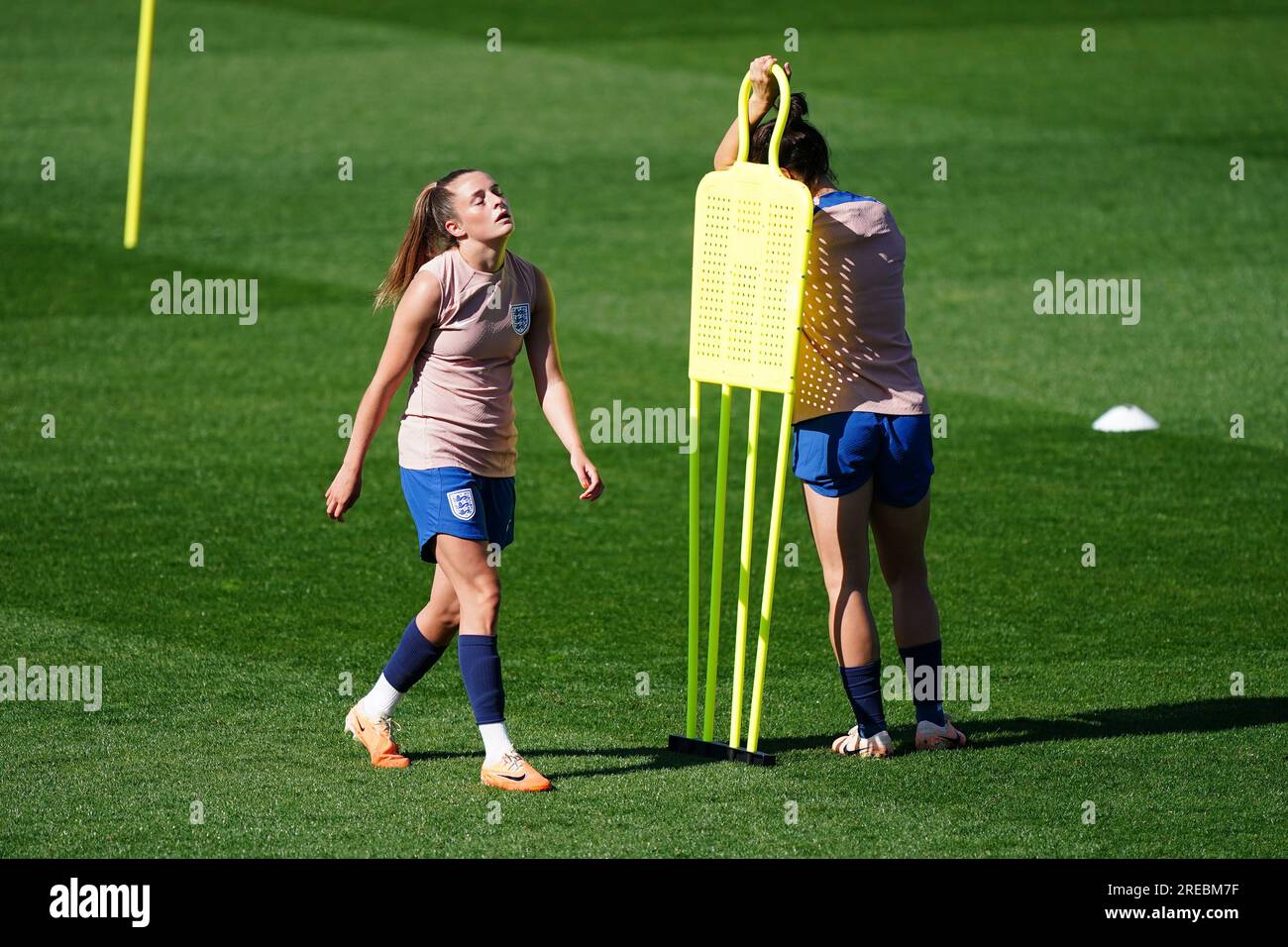 L'inglese Ella Toone reagisce durante una sessione di allenamento al Central Coast Stadium di Gosford. Data foto: Giovedì 27 luglio 2023. Foto Stock